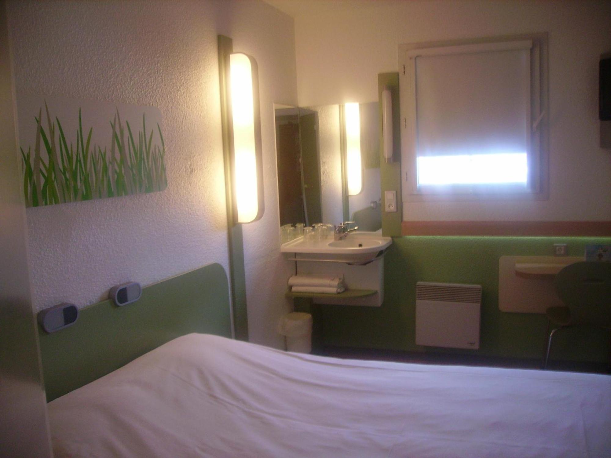 Ibis Budget Ремирмон Экстерьер фото